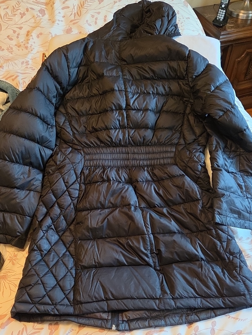 Michael Kors Long Lightweight Black Puffer Jacket with Gold Logo - Picture 2 of 7